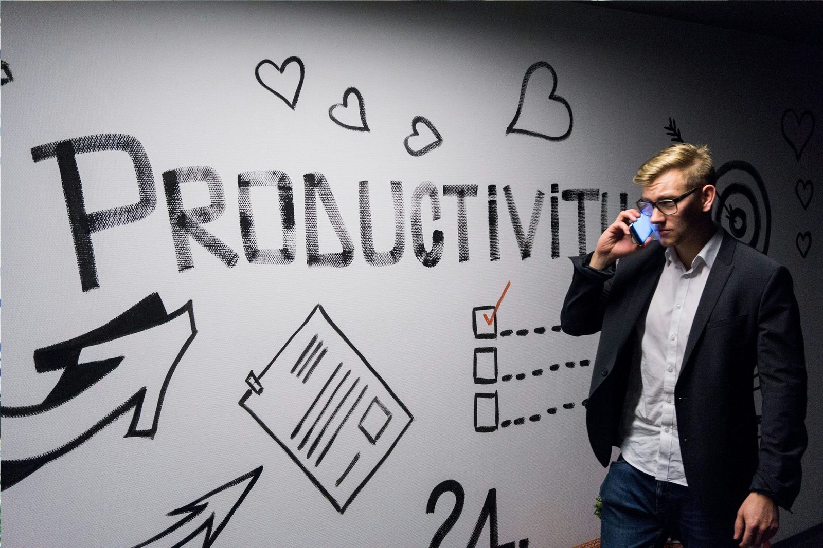 Top 10 AI Tools to enhance your productivity at work